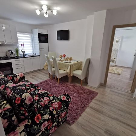 Apartament Gold Luxury Tîrgu Ocna Esterno foto