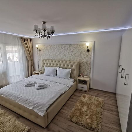 Apartament Gold Luxury Tîrgu Ocna Esterno foto