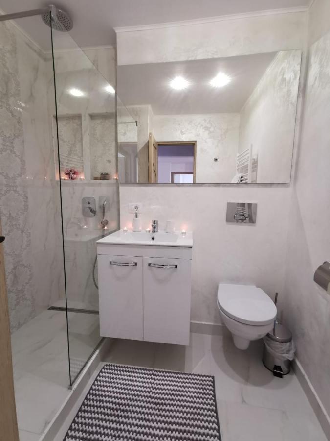 Apartament Gold Luxury Tîrgu Ocna Esterno foto
