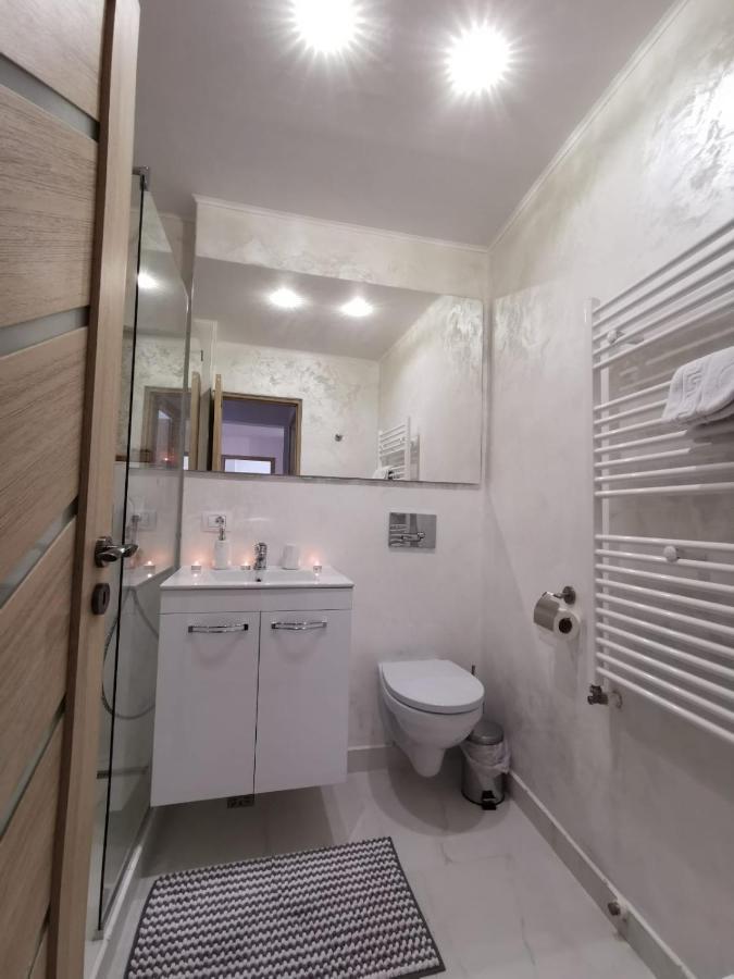 Apartament Gold Luxury Tîrgu Ocna Esterno foto