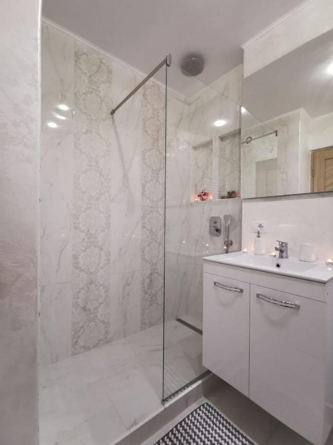 Apartament Gold Luxury Tîrgu Ocna Esterno foto