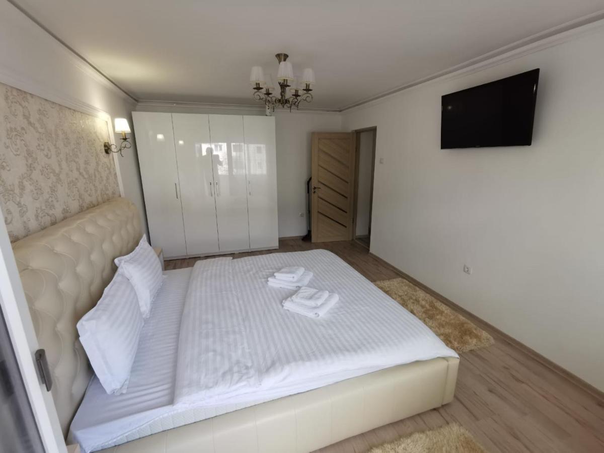 Apartament Gold Luxury Tîrgu Ocna Esterno foto
